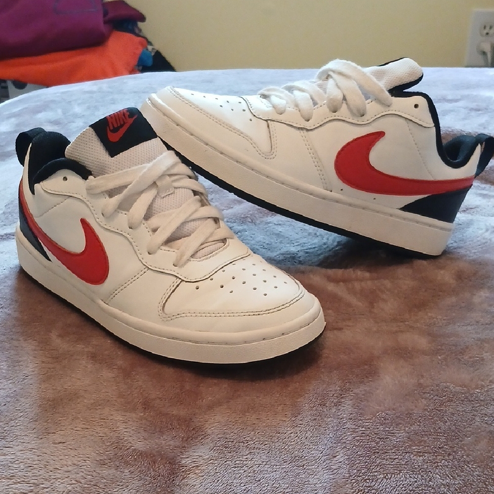 Nike Court Borough Low 2 Size 5Y/6.5
